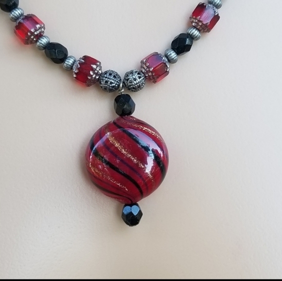 VINTAGE BLOWN & FACETED ART GLASS BEAD NECKLACE - Picture 2 of 4
